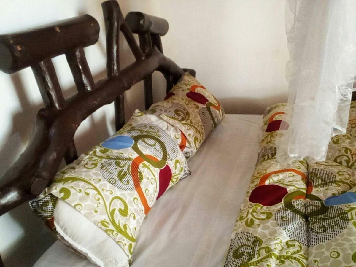 Ruhija Community Rest Camp Bed and Breakfast Kabale Eksteriør billede
