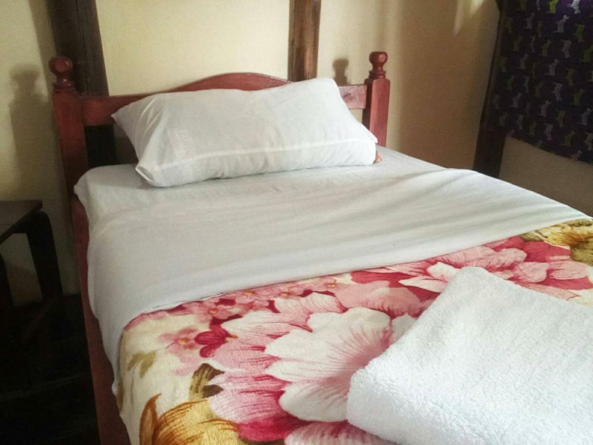 Ruhija Community Rest Camp Bed and Breakfast Kabale Eksteriør billede