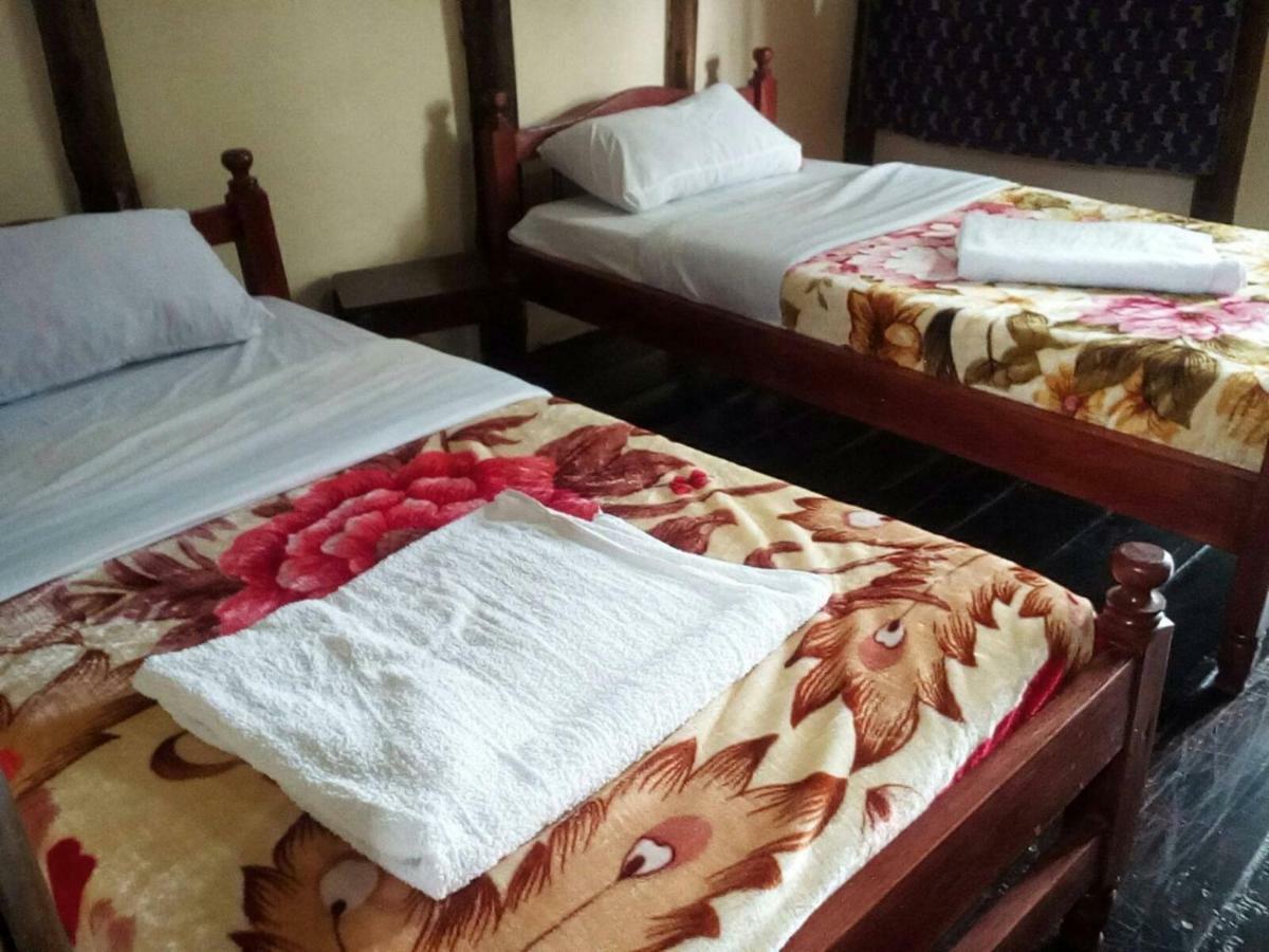 Ruhija Community Rest Camp Bed and Breakfast Kabale Eksteriør billede
