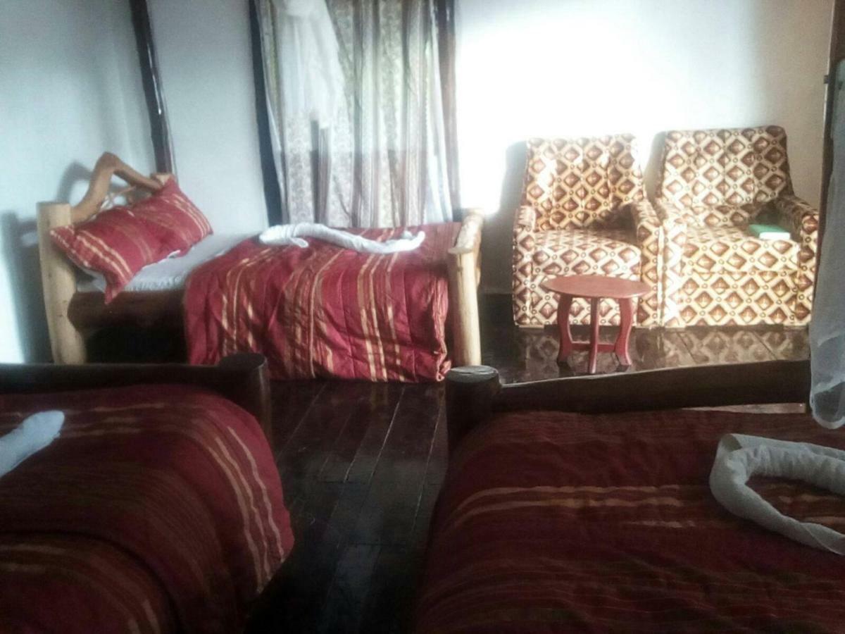 Ruhija Community Rest Camp Bed and Breakfast Kabale Eksteriør billede